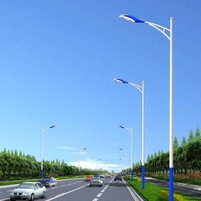 China Manufacturer Single/Double Arm Galvanized Cast Aluminum Solar Street Light Pole