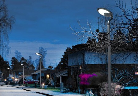 Solar Street Lights vs. Traditional Street Lights: What Pays Off?